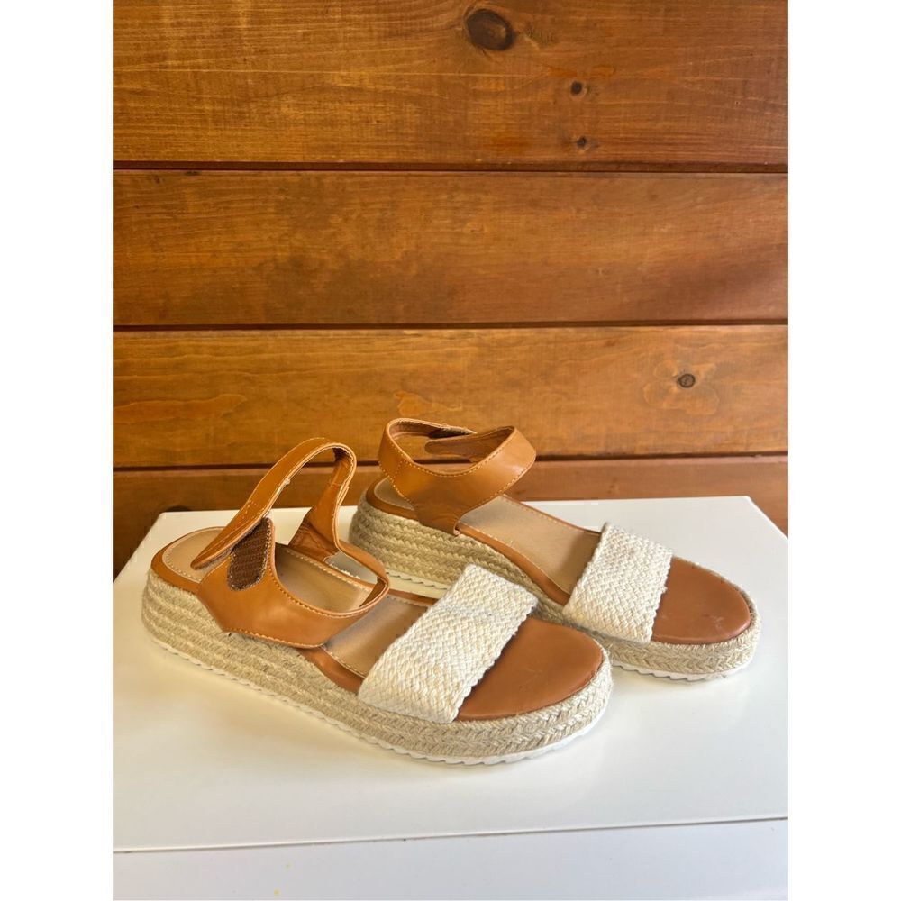 Olivia Miller Sunrise Sunday Sandals Natural color Sz 9 NWOT